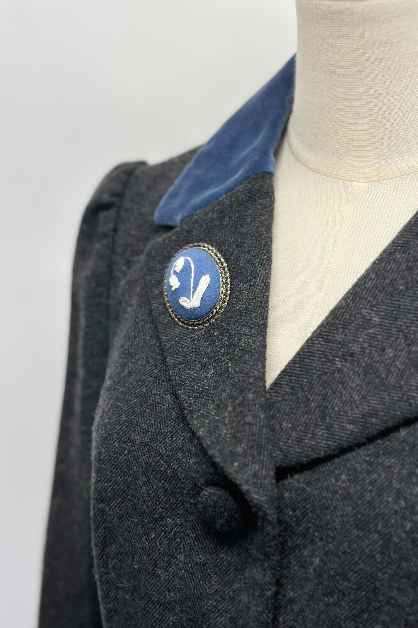 リボン刺繍ブローチ