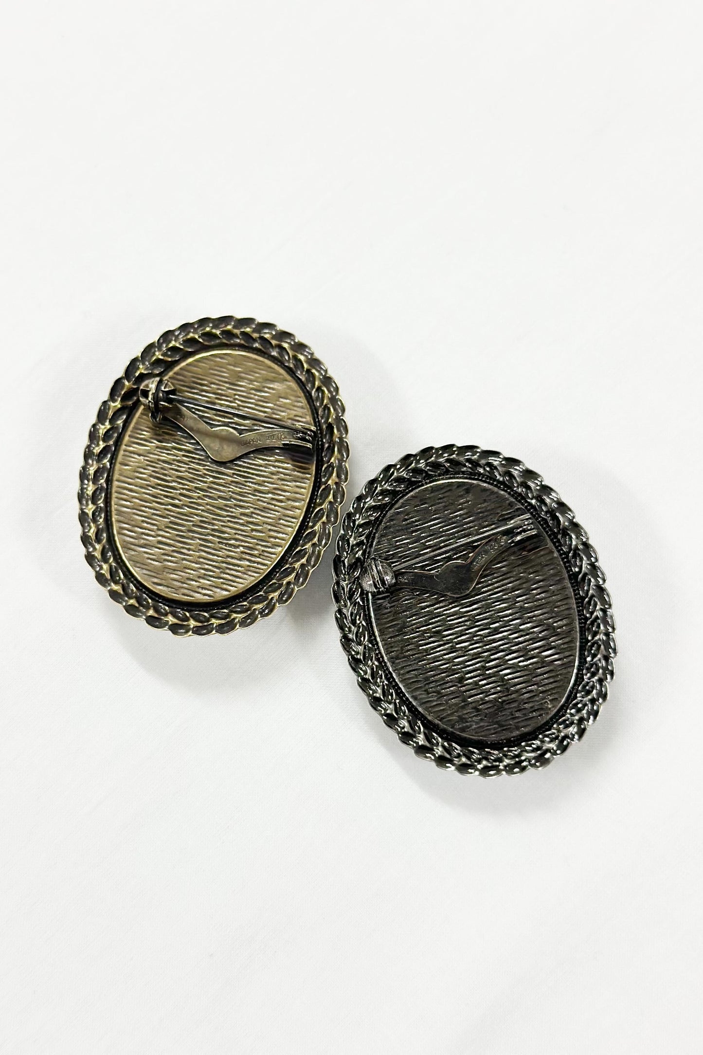 リボン刺繍ブローチ