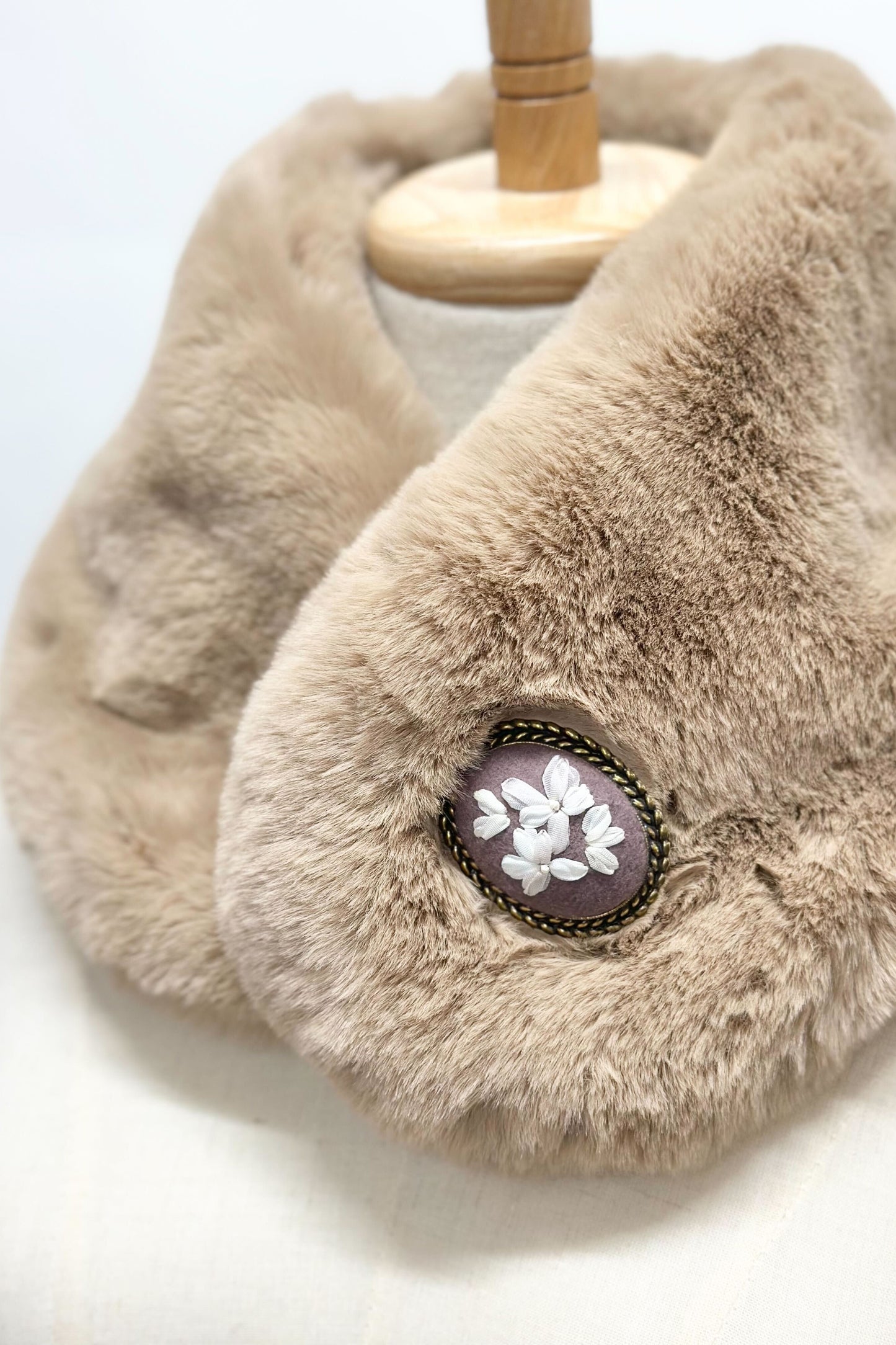 リボン刺繍ブローチ