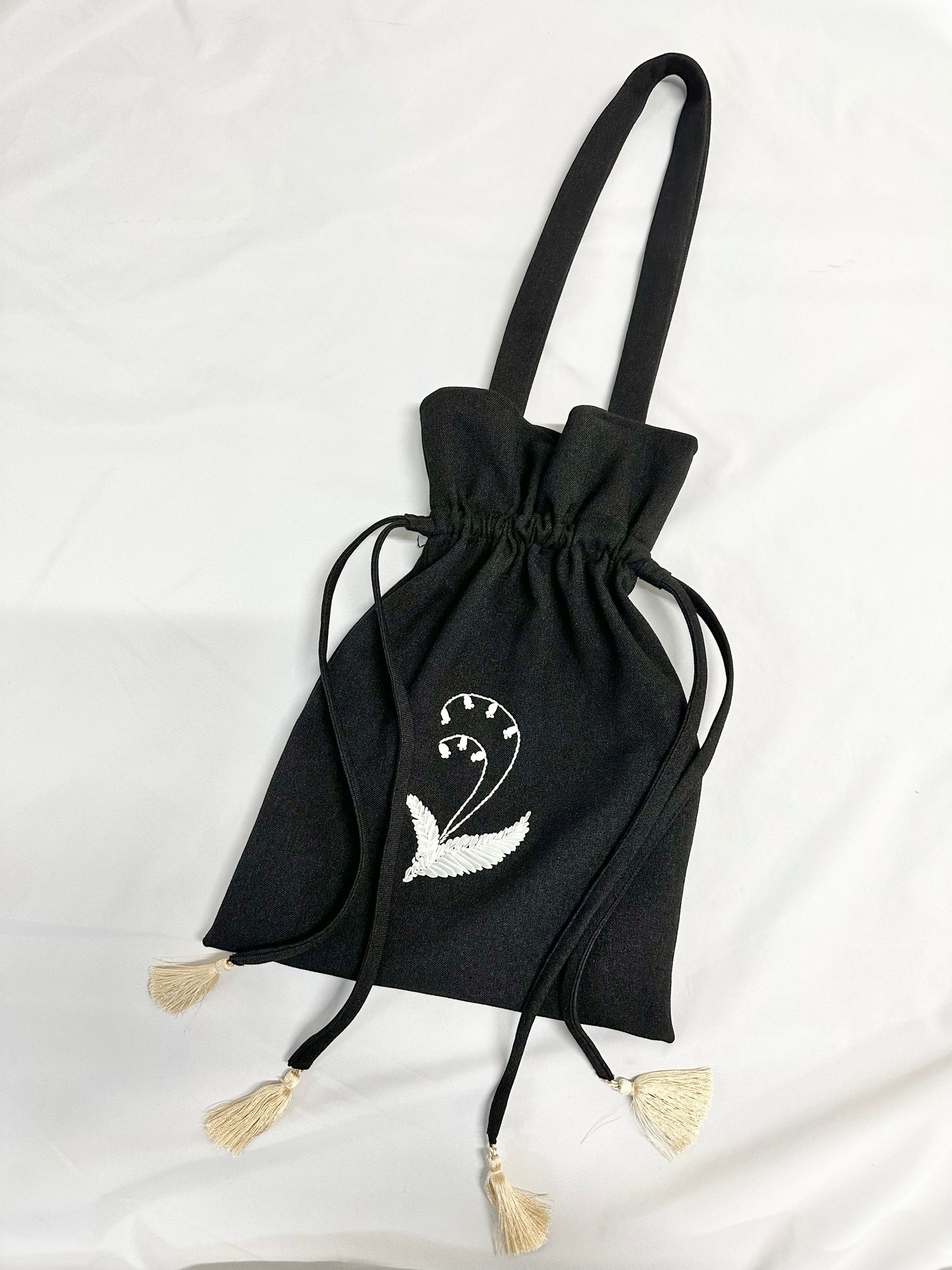 すずらんリボン刺繍トートバッグ