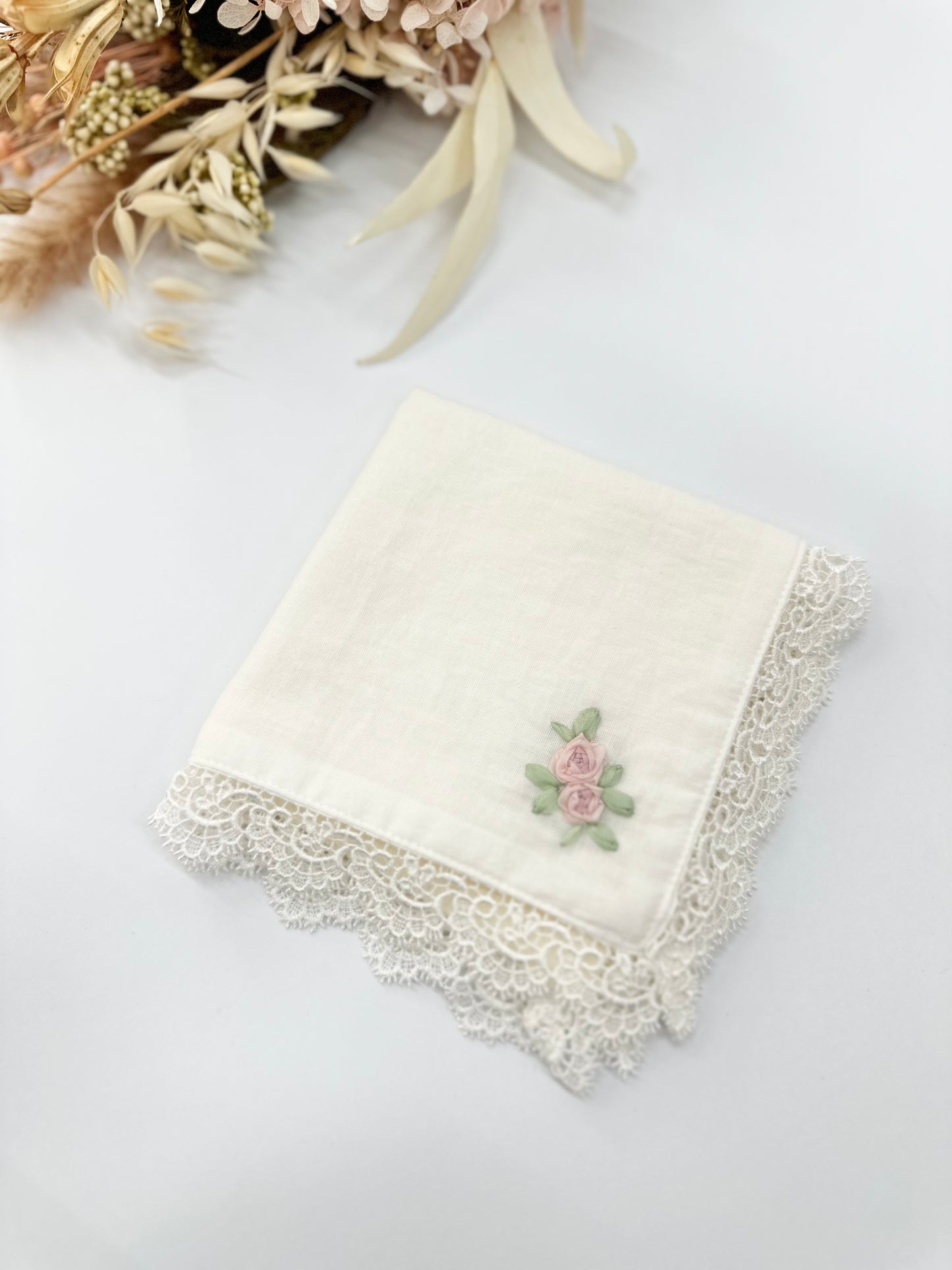 リボン刺繡ハンカチ