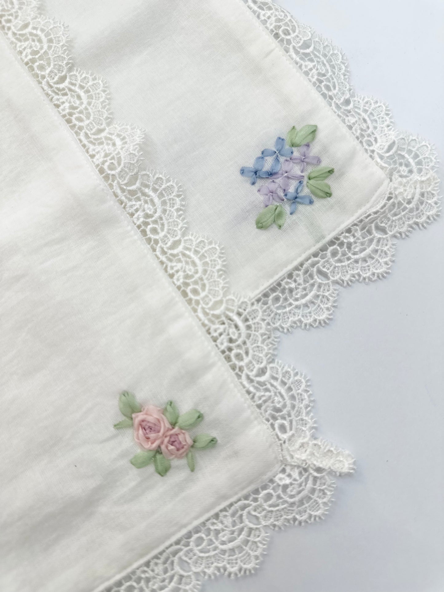 リボン刺繡ハンカチ