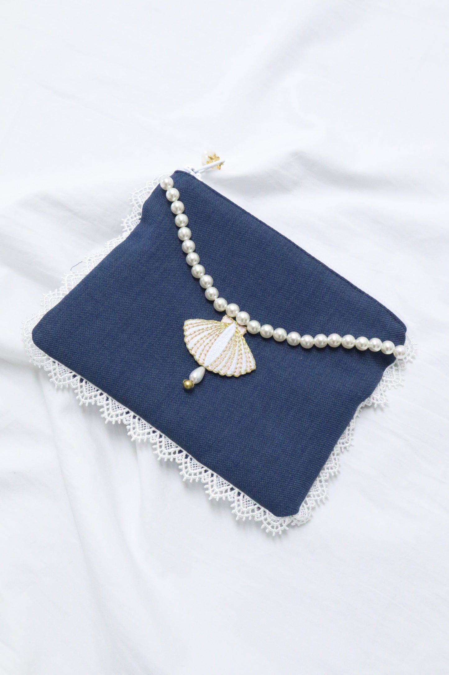 刺繍ティッシュケース付きポーチ
