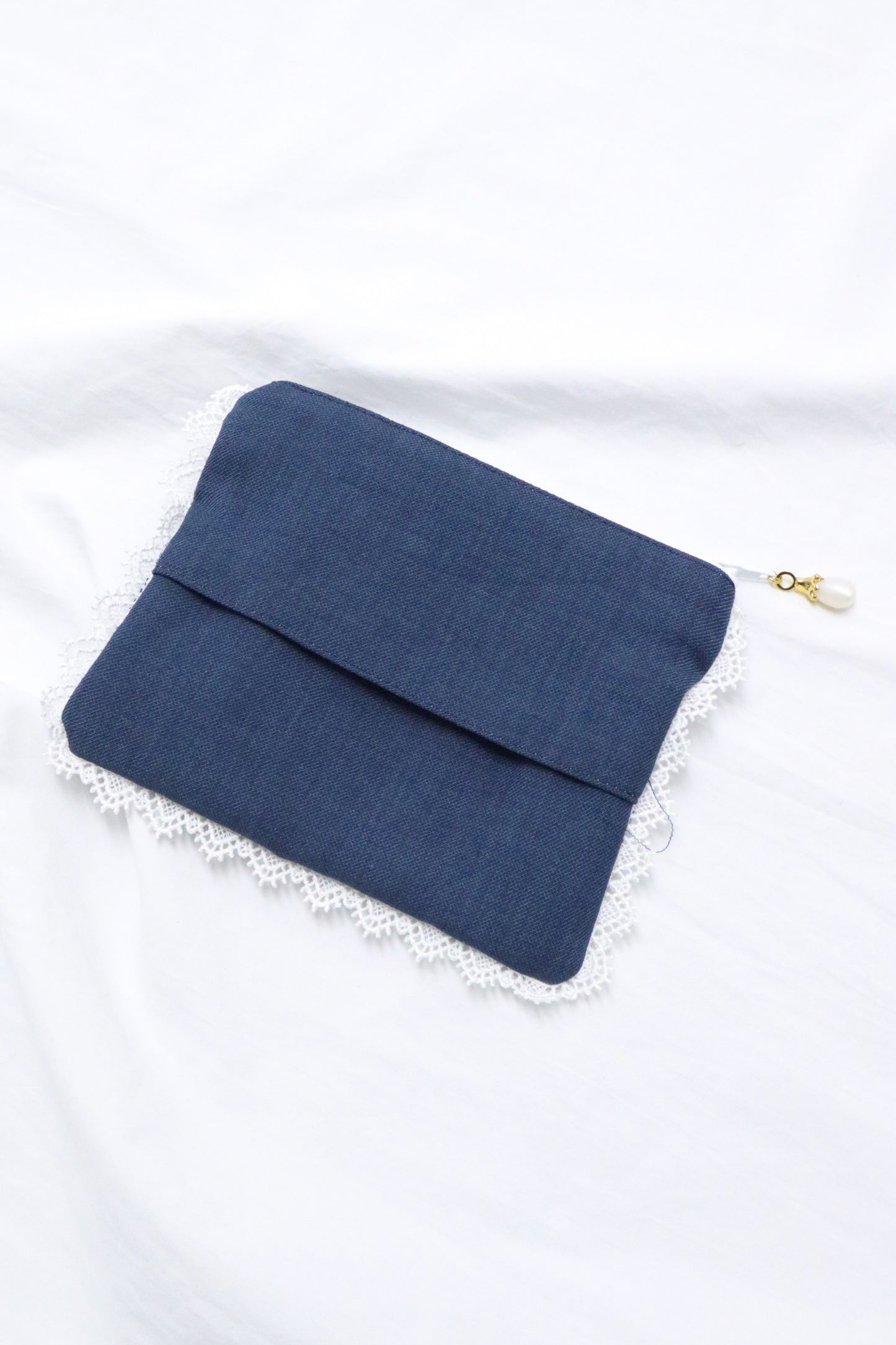 刺繍ティッシュケース付きポーチ