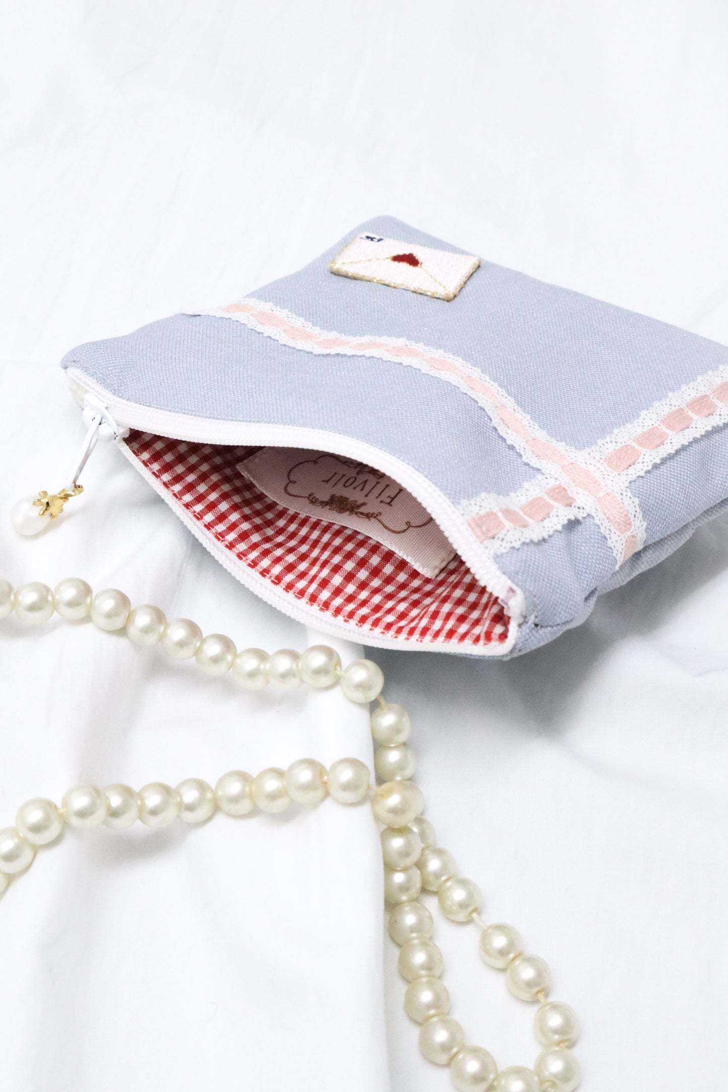 刺繍ティッシュケース付きポーチ