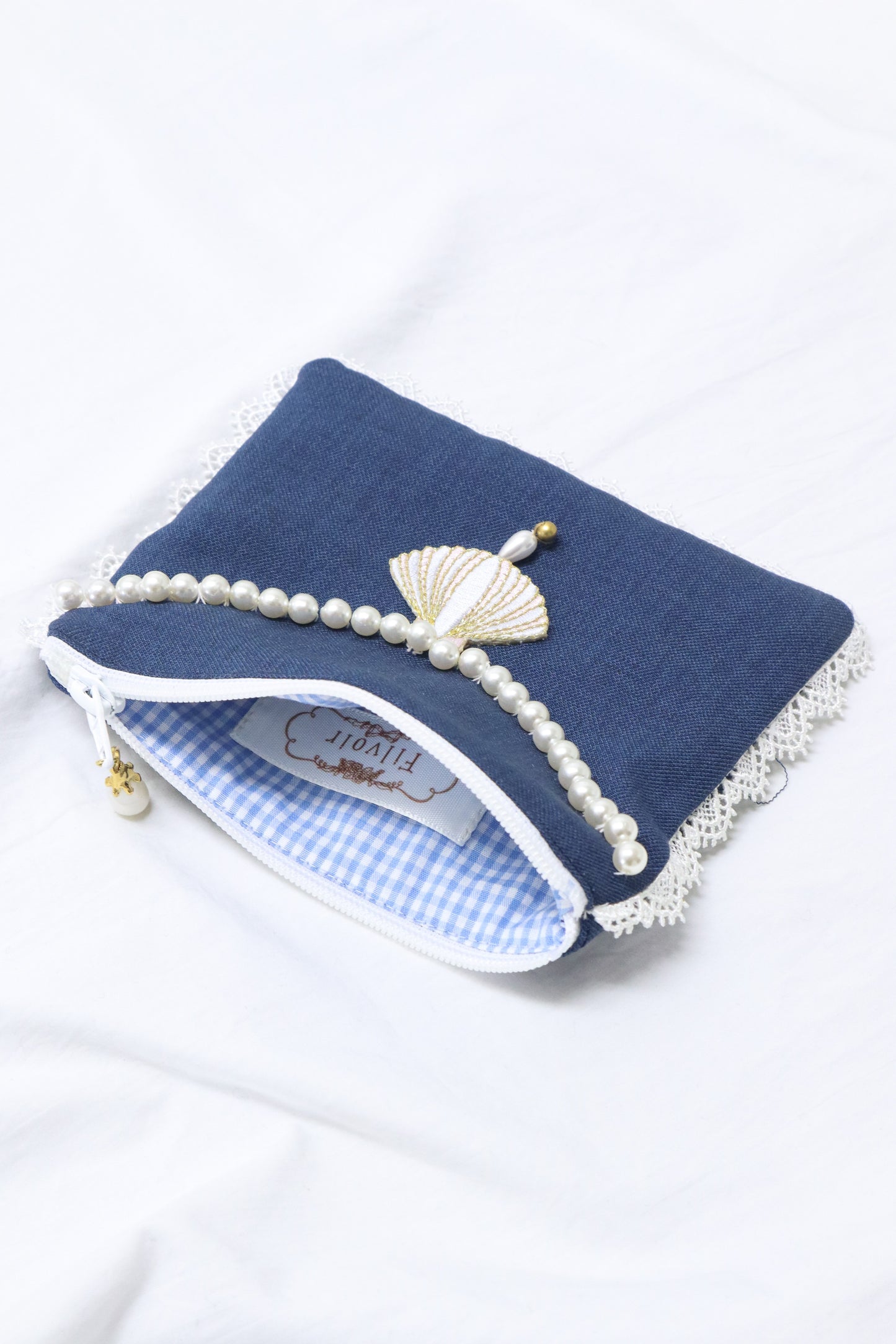 刺繍ティッシュケース付きポーチ