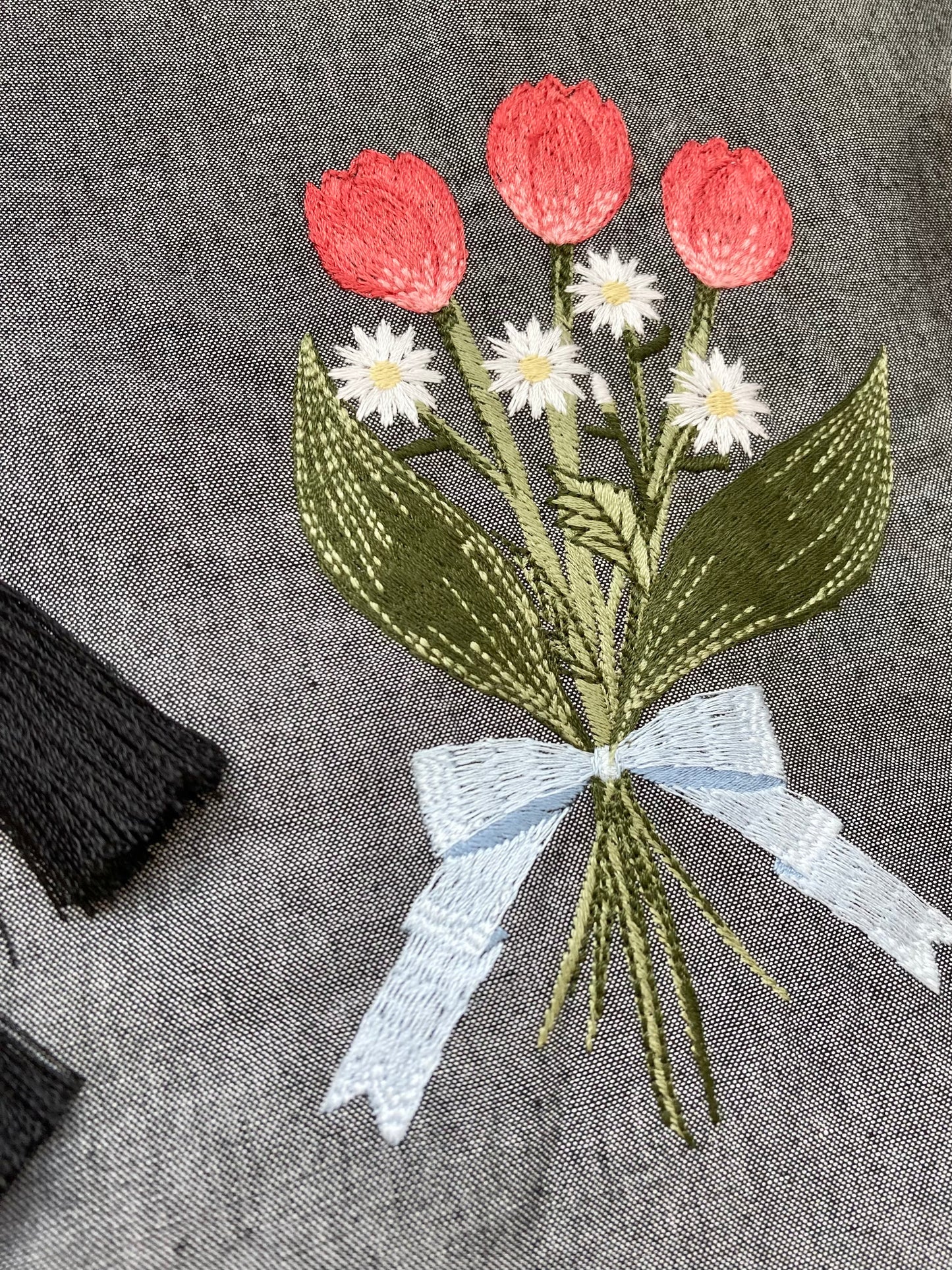 チューリップブーケ刺繍巾着バッグ