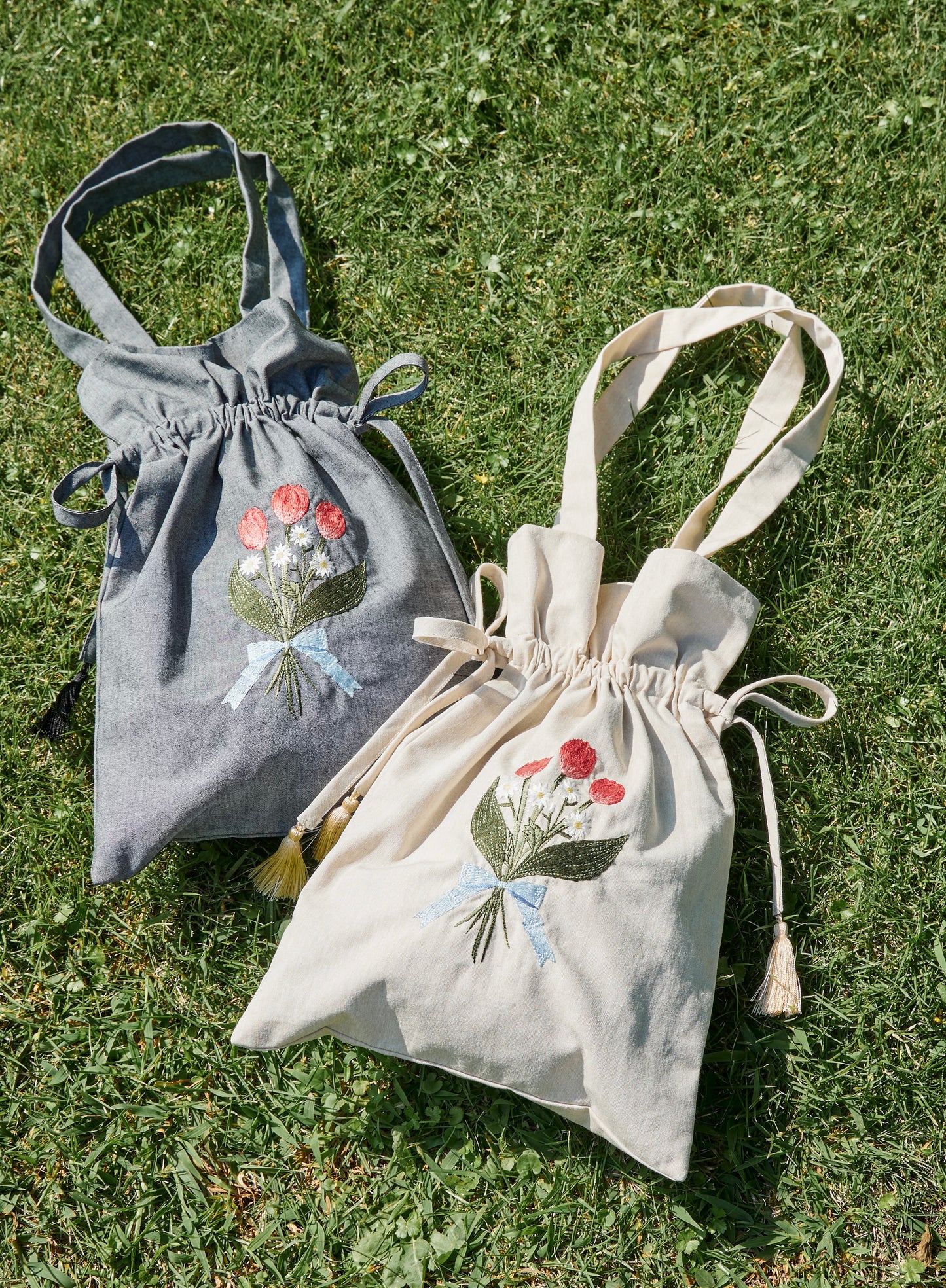 チューリップブーケ刺繍巾着バッグ