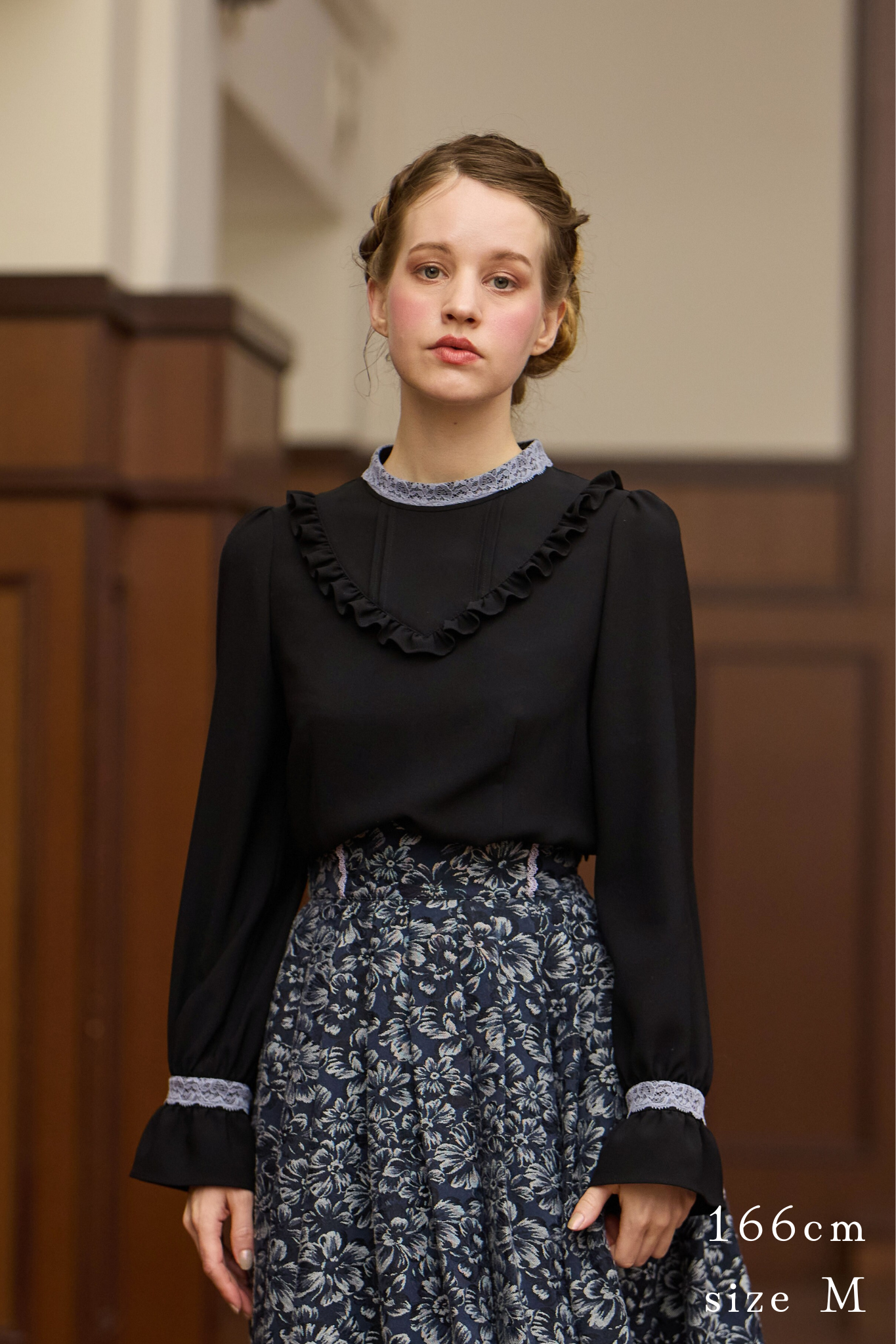 特典付き【Pre-order】Stand-up collar blouse/Black