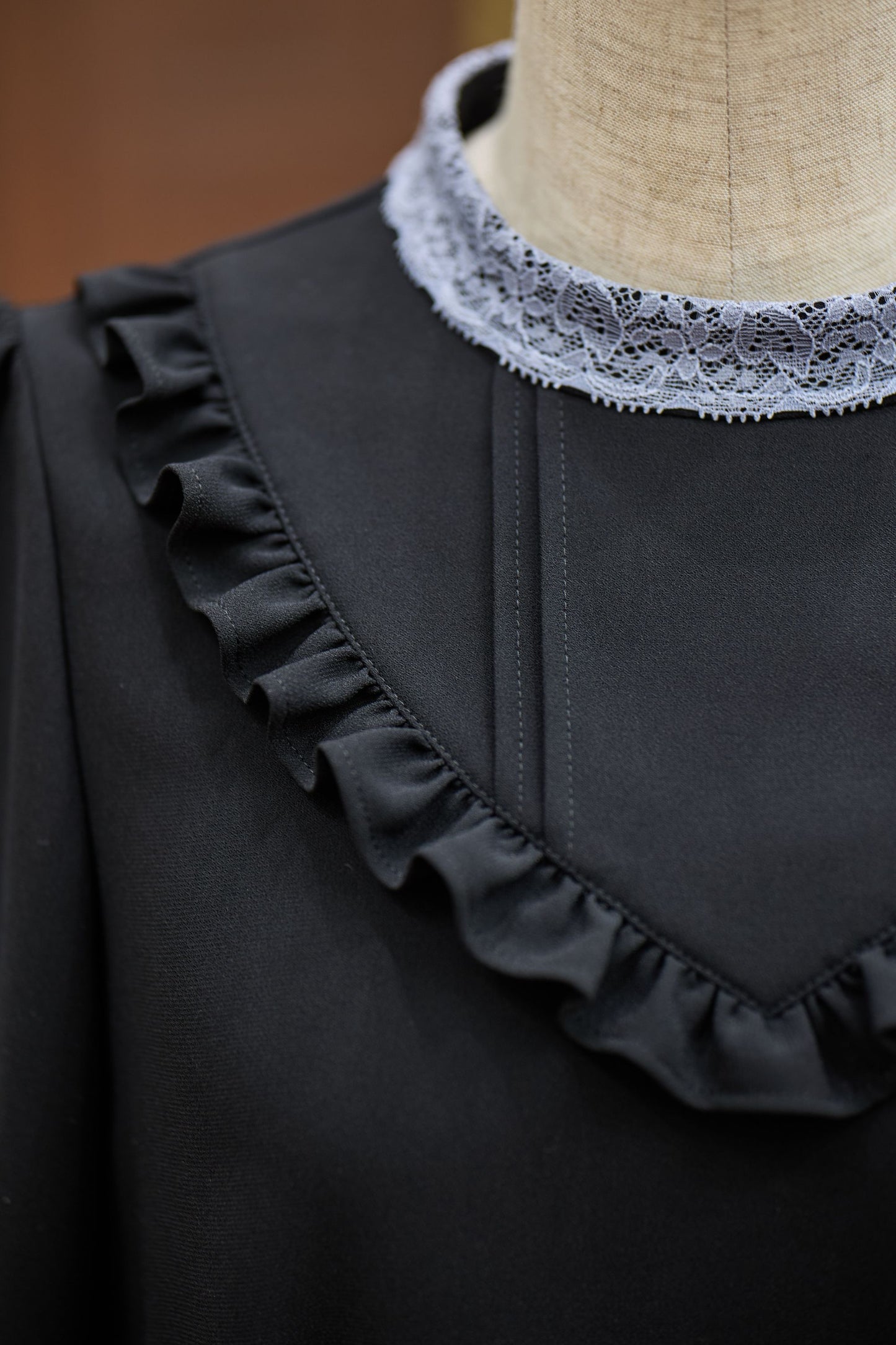 特典付き【Pre-order】Stand-up collar blouse/Black