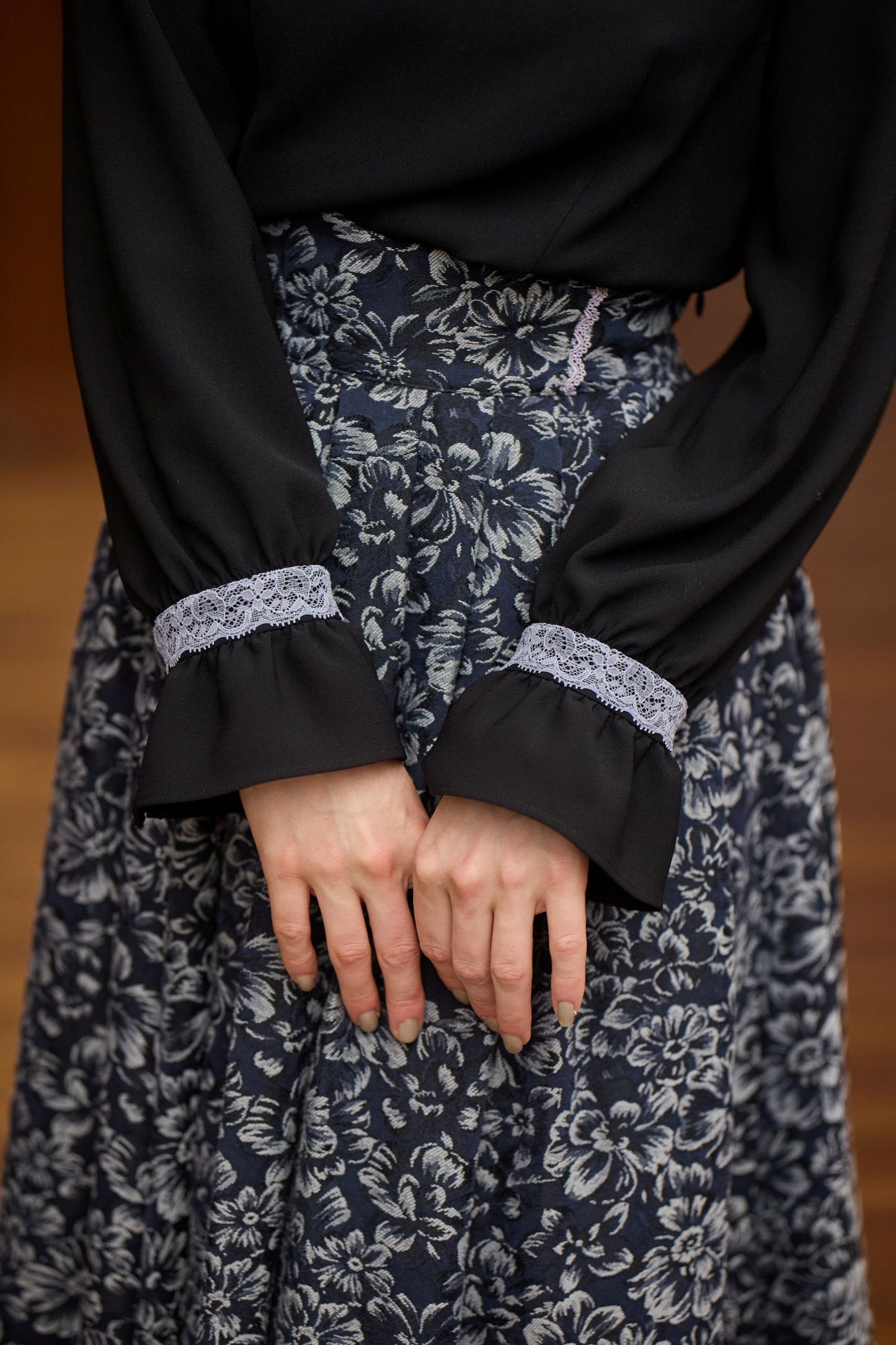 特典付き【Pre-order】Stand-up collar blouse/Black