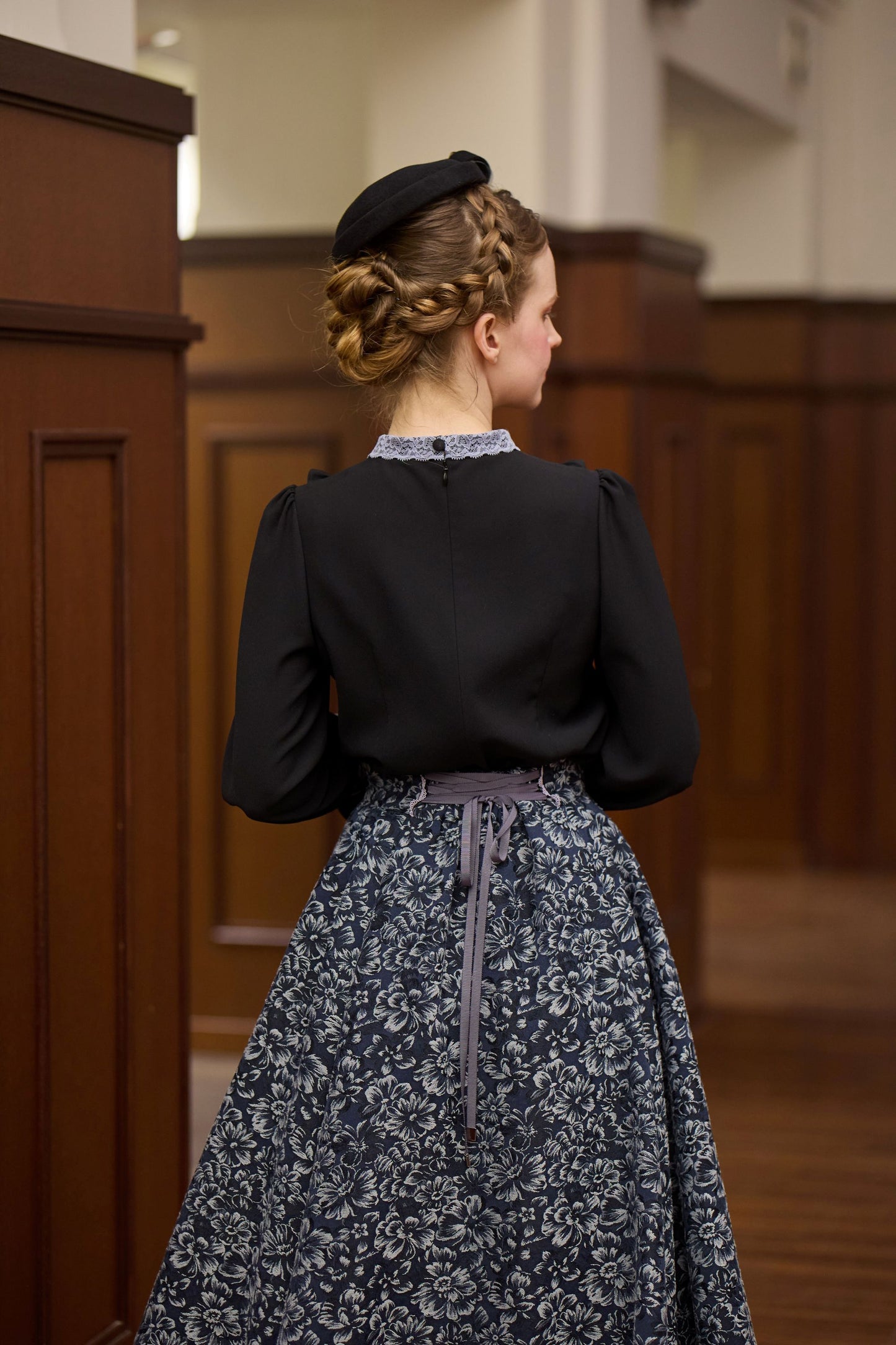 特典付き【Pre-order】Stand-up collar blouse/Black