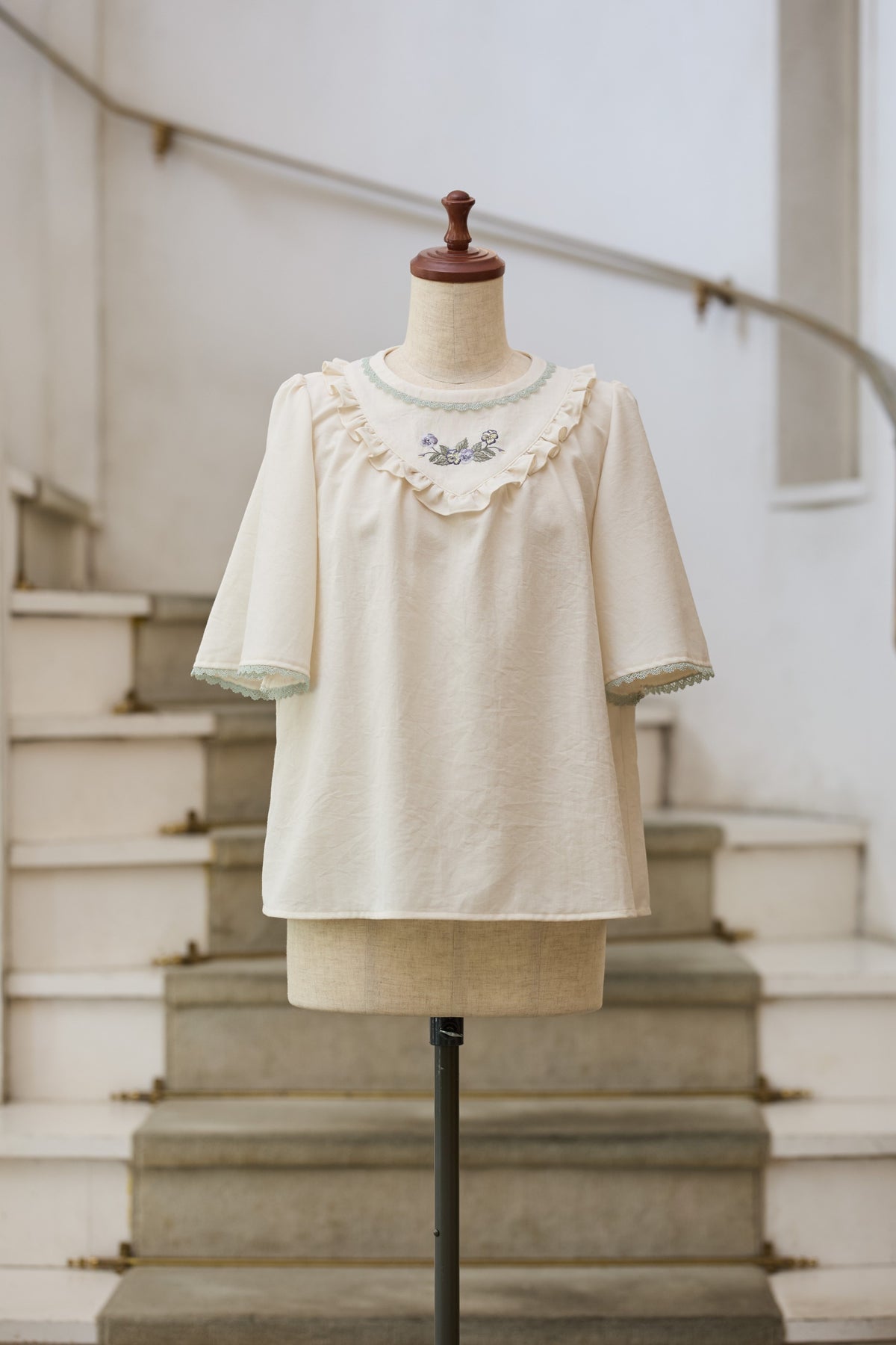 【Pre-order】Viola blouse/Ivory