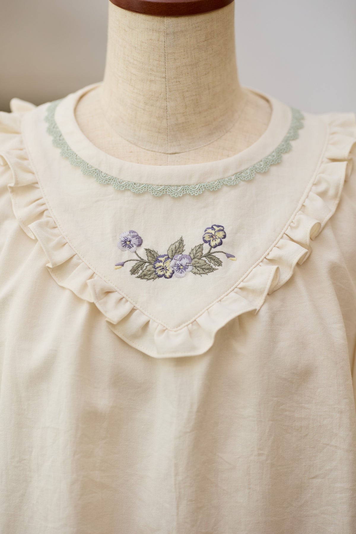 【Pre-order】Viola blouse/Ivory