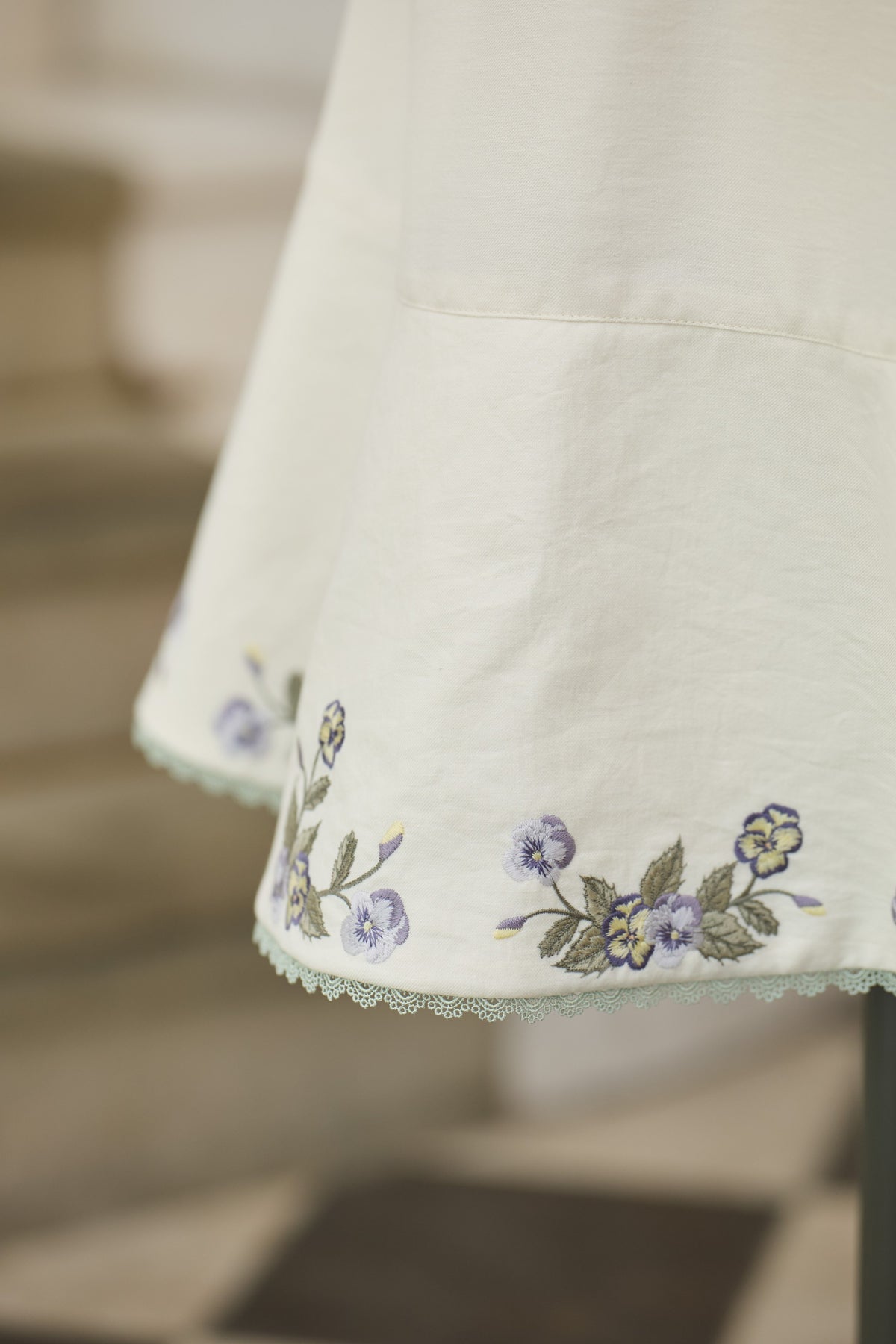 【Pre-order】Viola tablier /Ivory