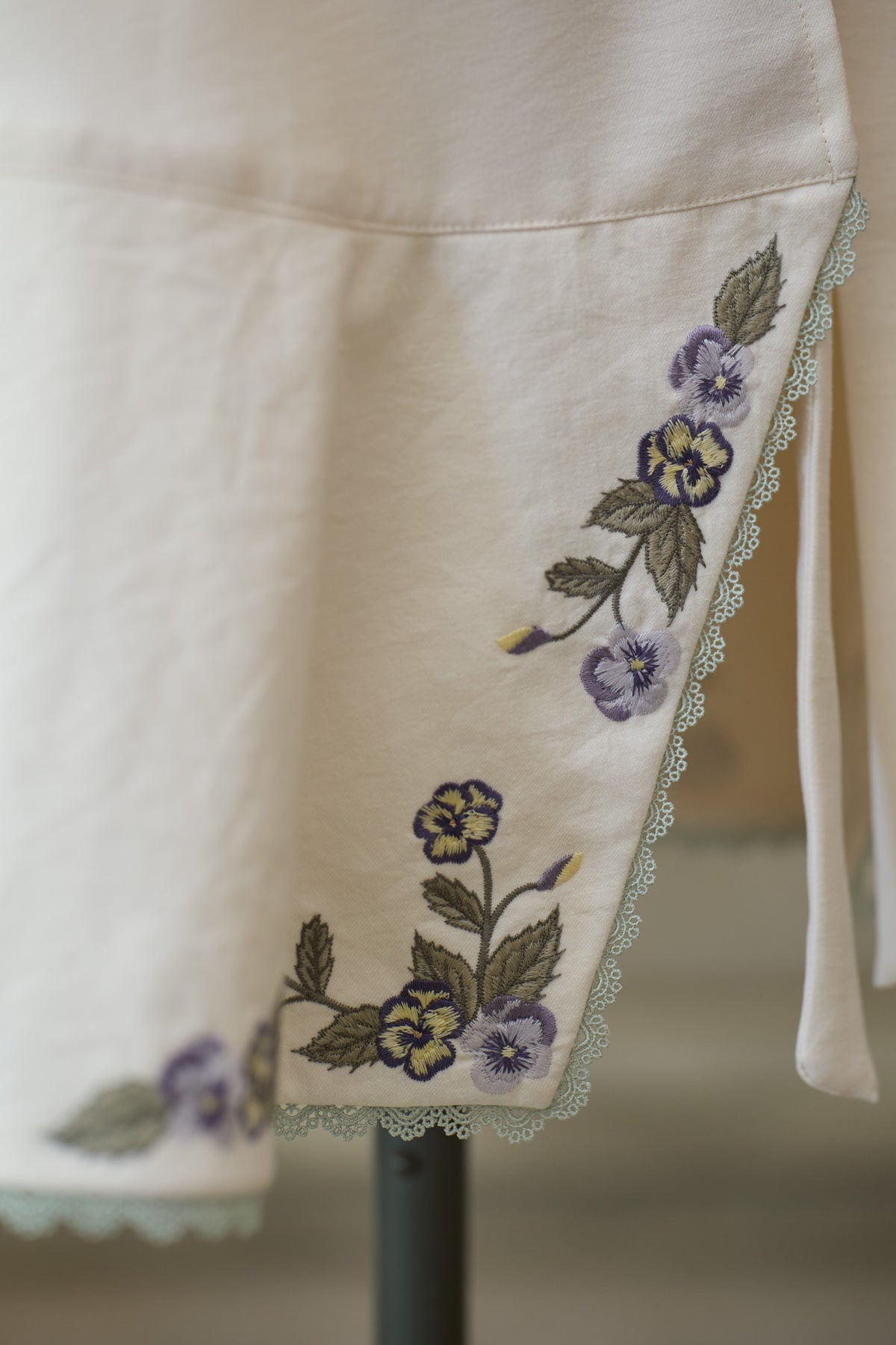 【Pre-order】Viola tablier /Ivory