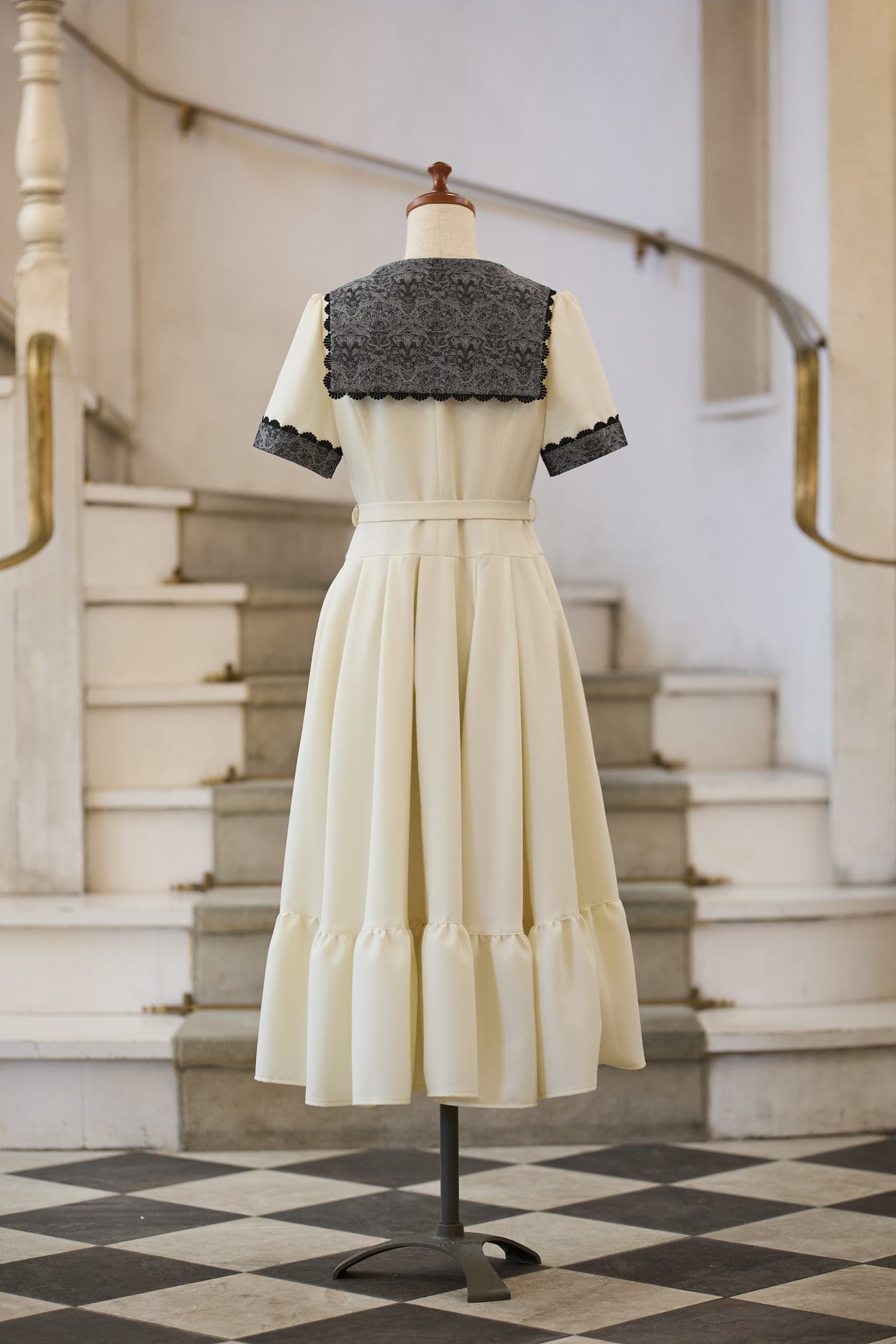 【Pre-order】Eleanor dress/Ivory×Black