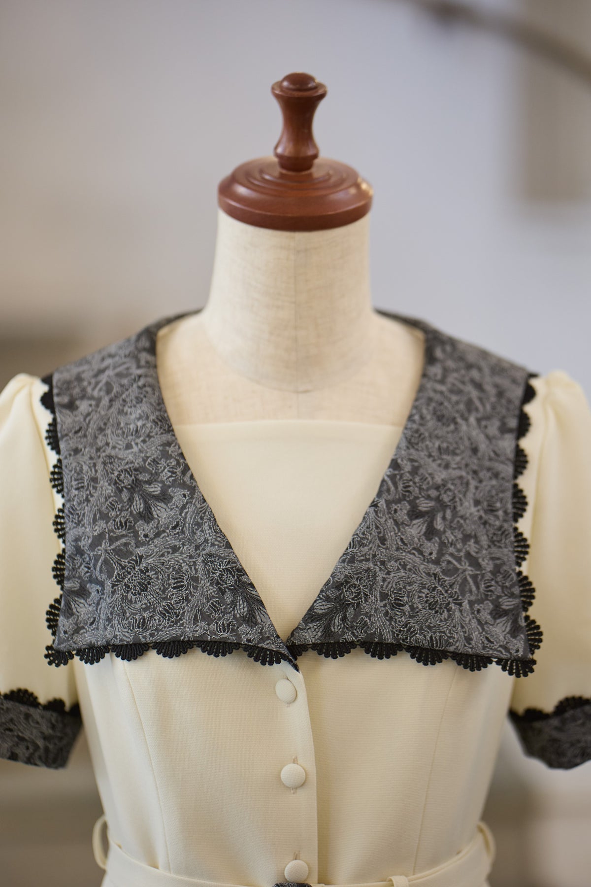 【Pre-order】Eleanor dress/Ivory×Black