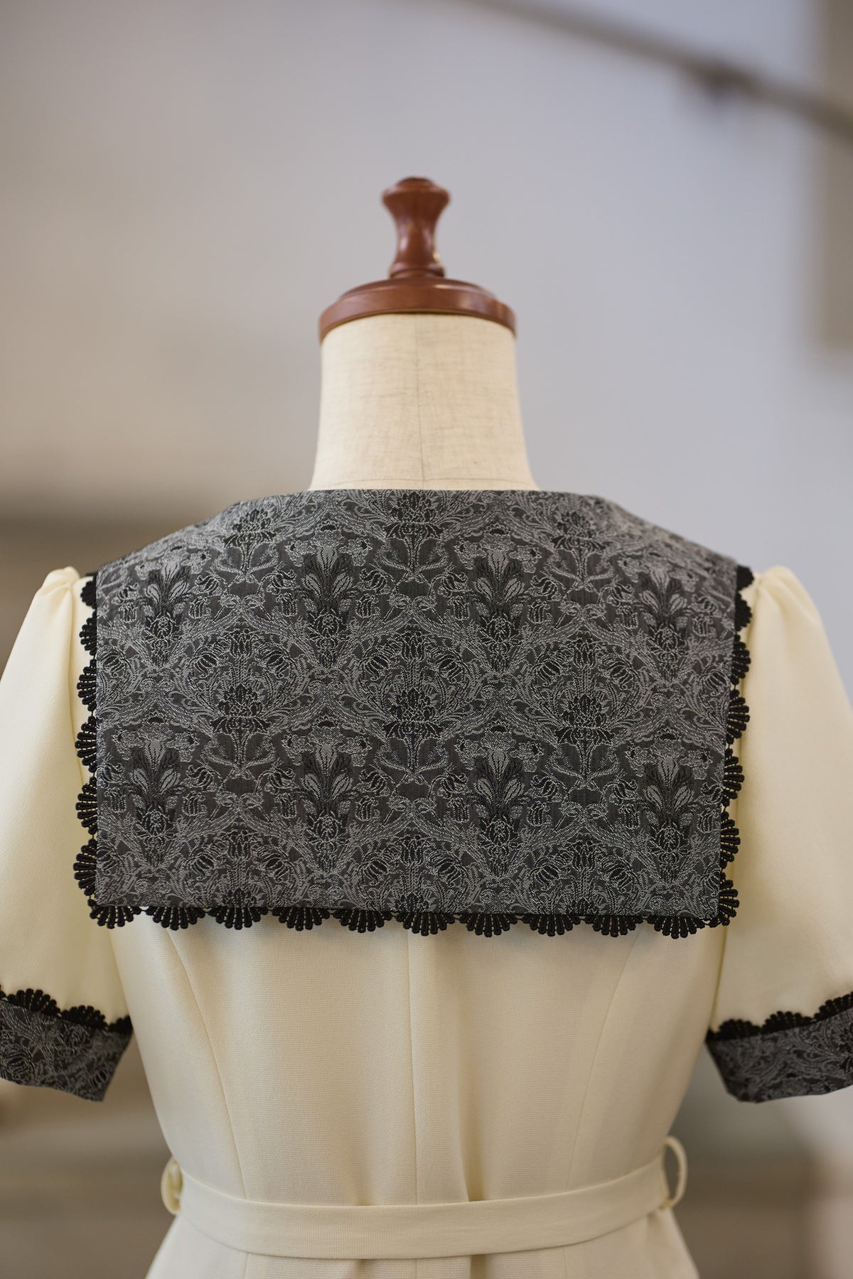 【Pre-order】Eleanor dress/Ivory×Black