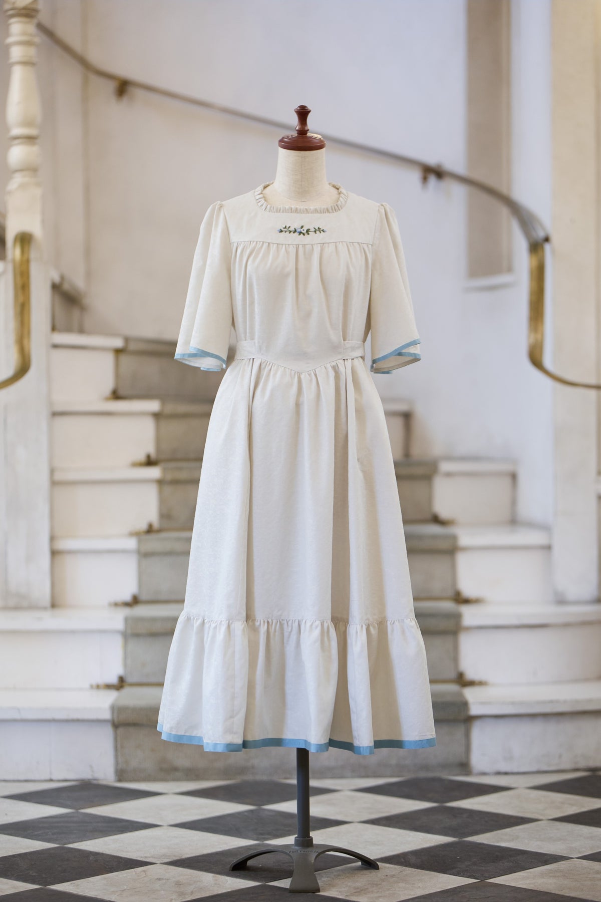 【Pre-order】Rosalie dress/Ivory
