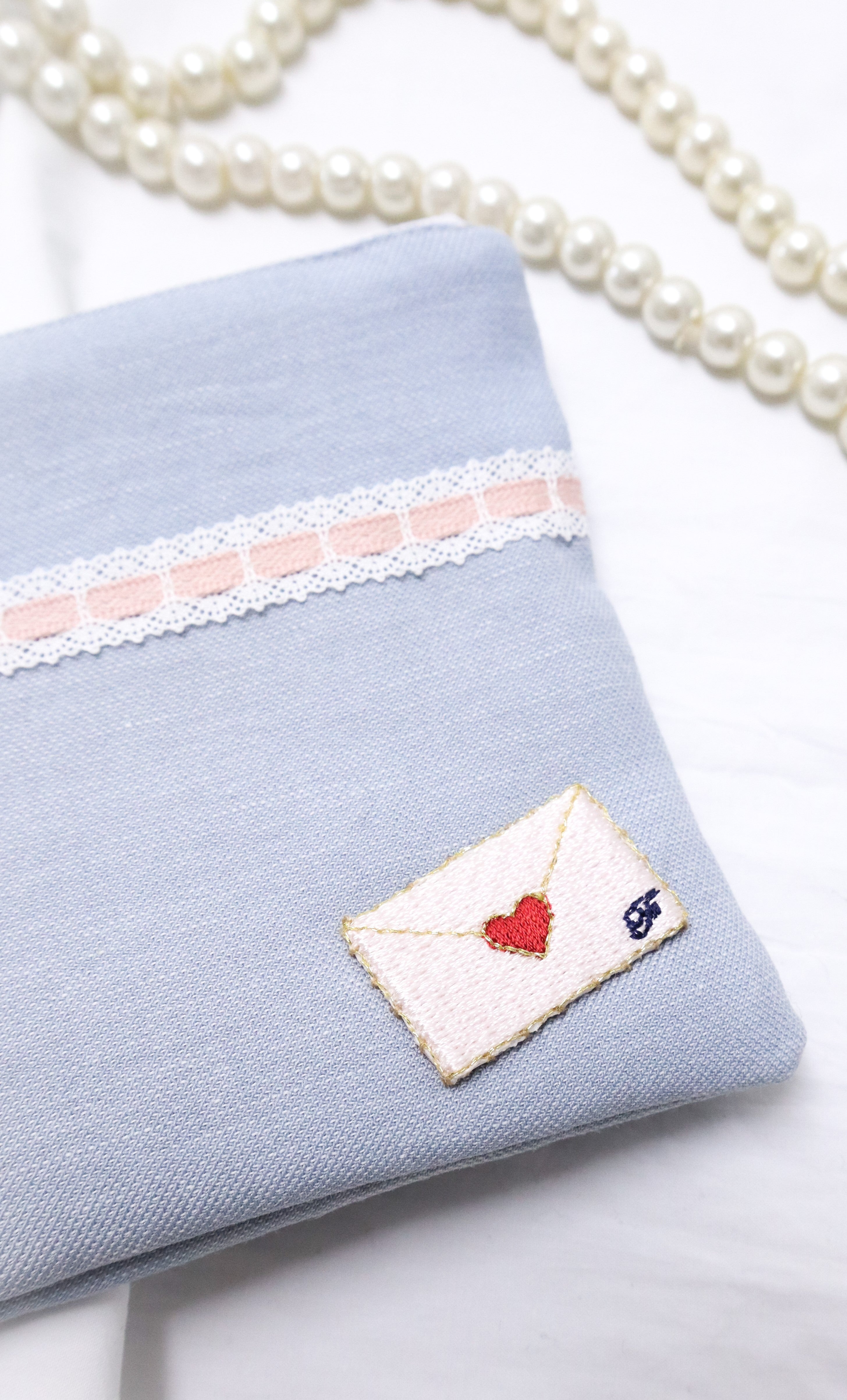 刺繍ティッシュケース付きポーチ